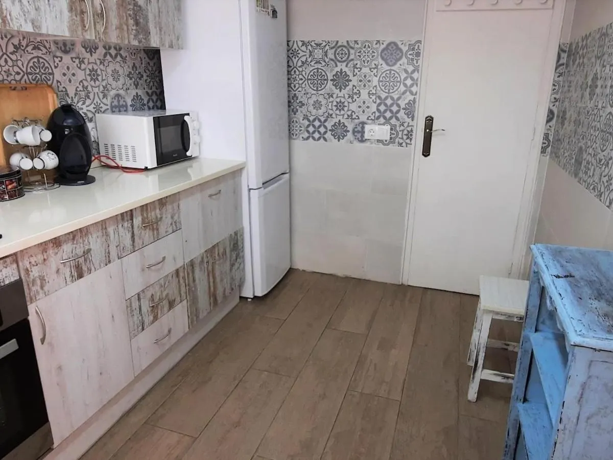 Apartamento Port 3 En Llanca Con Terraza, 3 Habitaciones, Wi-Fi Y Mascotas Permitidas - Es-170-84
