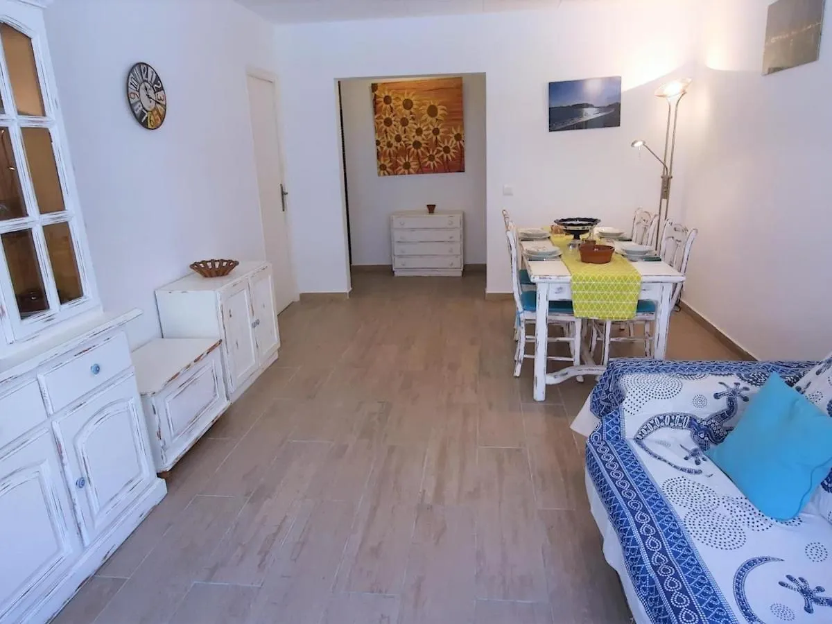 アパート Apartamento Port 3 En Llanca Con Terraza, 3 Habitaciones, Wi-Fi Y Mascotas Permitidas - Es-170-84 スペイン